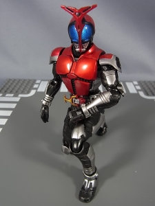 S.H.Figuarts 仮面ライダーカブト ライダーフォーム032