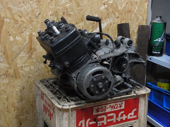 にえガレのブログ 腰上OH済のRZ250のエンジンを分解