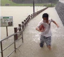 【バカッター】徳島県民が大雨で増水した川にあえて飛び込む→「良い子の皆はマネしないでね」とツイート→　炎上　「さすが徳島県民は頭悪い」