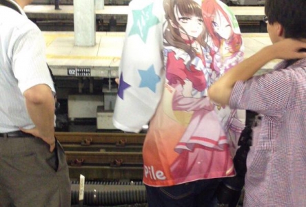 【この組み合わせは酷い】横浜駅で「ラブライバー×撮り鉄」の罵声大会発生でカオス状態になった模様ｗｗｗｗ　