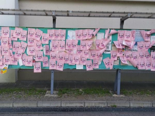 信州大学で「矢澤にこ誕生日」のビラを貼りまくったラブライバー「どれだけ目立てるかが目標だったので」「なんで少し外れた事すると害悪って叩かれちゃうのかな」