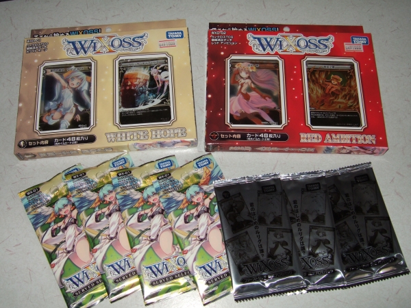 アニメ『WIXOSS（ウィクロス）』のカードゲームが本日発売、行列するところもあり、各地で完売続出に！　ショップ店員「新規TCGと思えない勢いです」