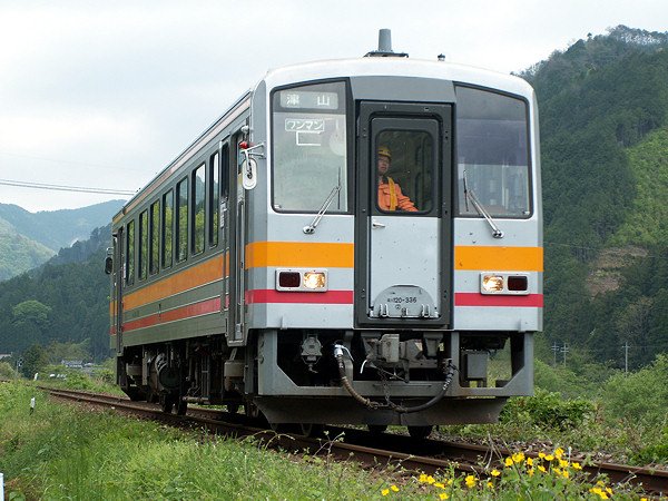 JR西日本 キハ120系 岡山